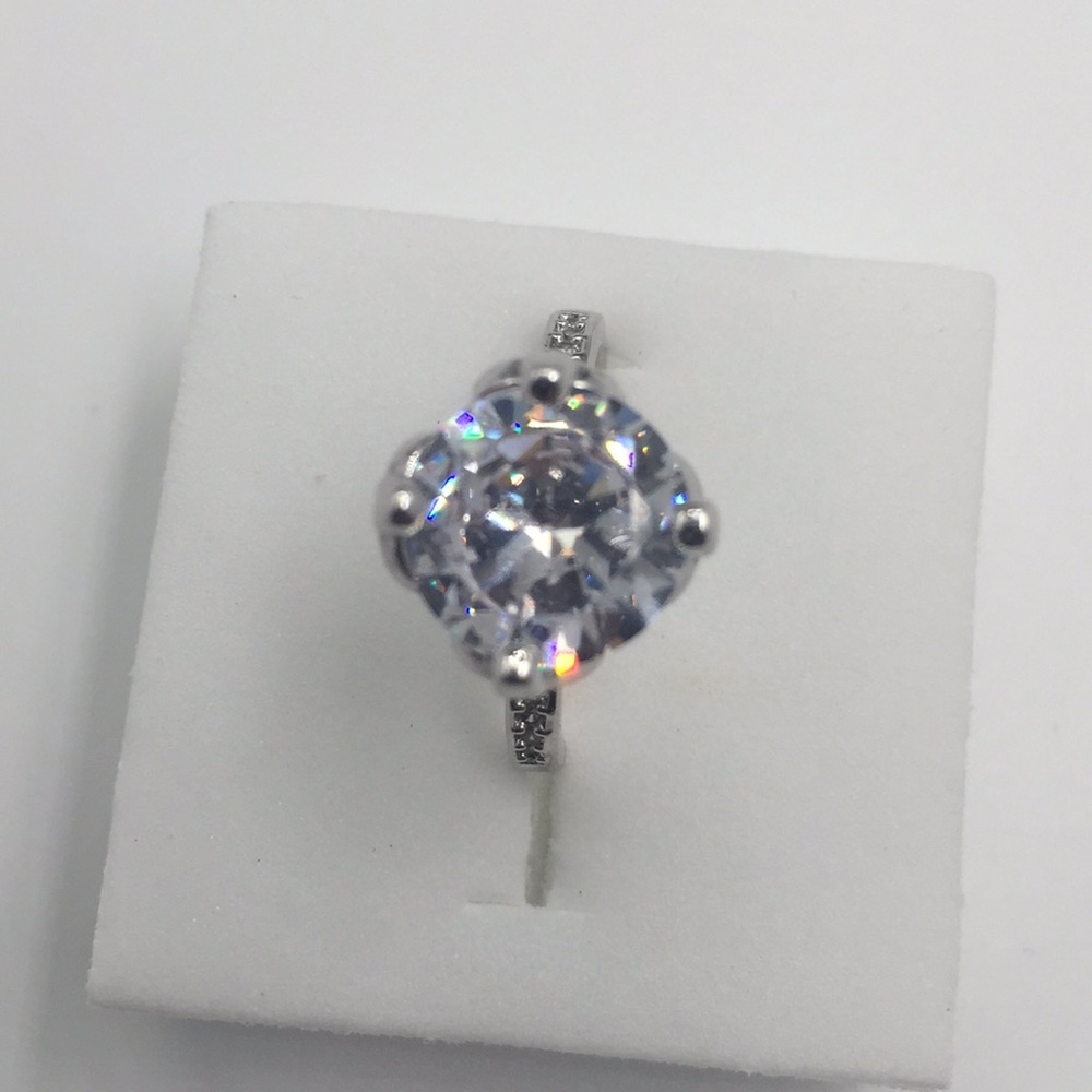 4 CARAT ROUND AAA CUBIC ZIRCONIA 925(Silver) RING - Picture 5 of 6